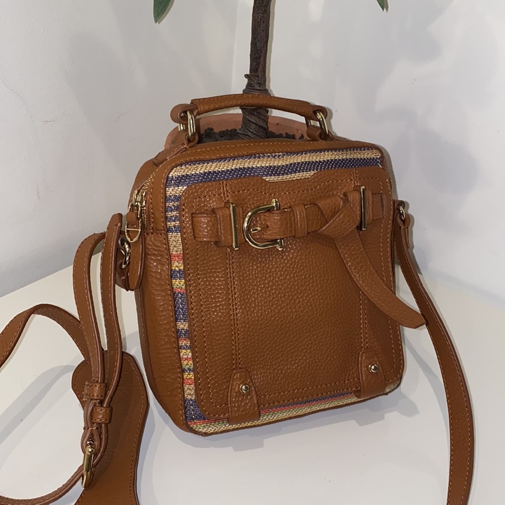Etienne Aigner crossbody bag - Picture 5 of 5